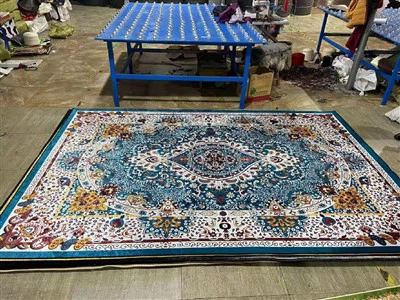 KARPET DALAM UKURAN BESAR